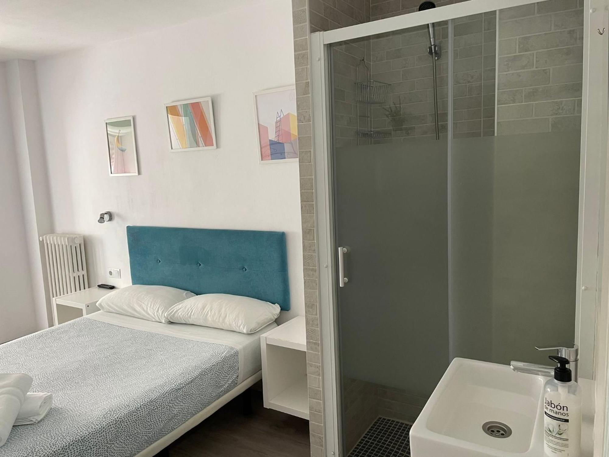 Double Room Shared Toilet,887546653:JPEG