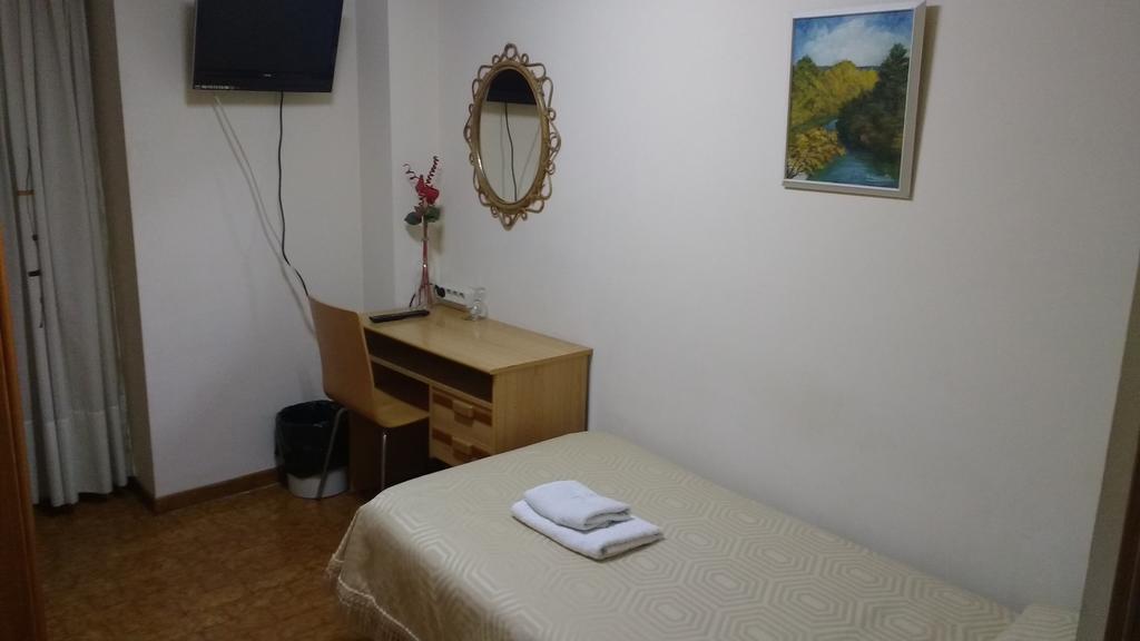 Single Room with Shared Bathroom,316673485:JPEG