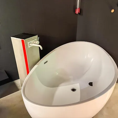 The Black Boutique -- Turistea Suites-3