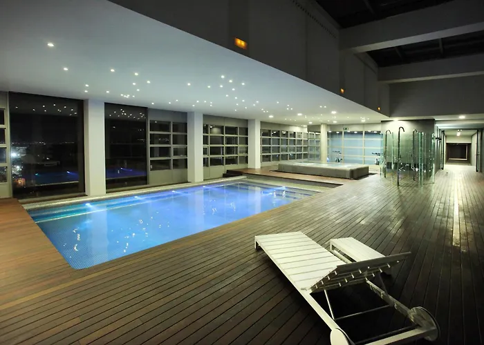 Hoteles en ZaragozaReina Petronila