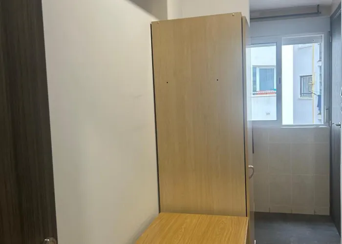 Pensión LF - No Fumadores - Habitaciones Con Baño Privado - Sin Ascensor Zaragoza